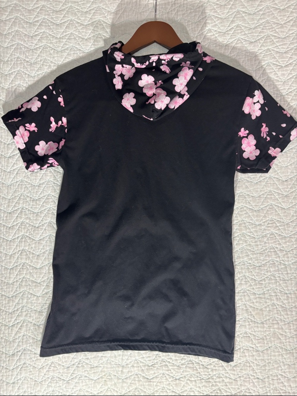 Fresh Laundry Black Sakura Scenic Short-Sleeve Hoodie - Picture 8 of 9